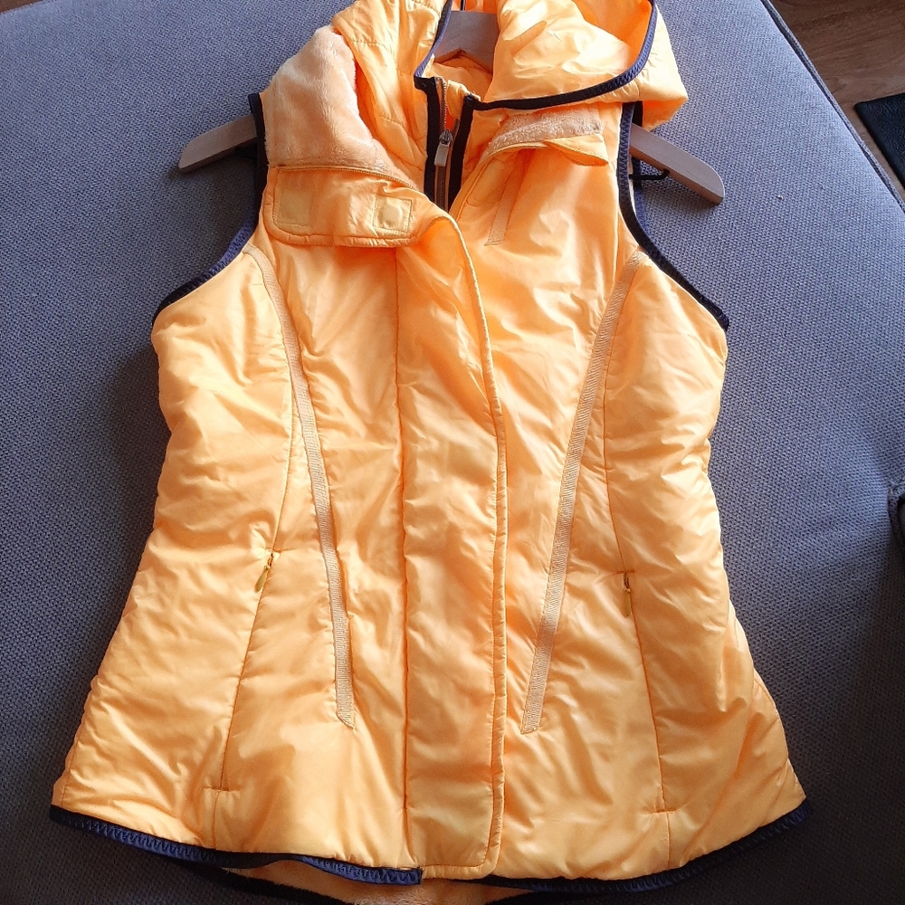SOLD Lululemon Glacier Vest Size 6